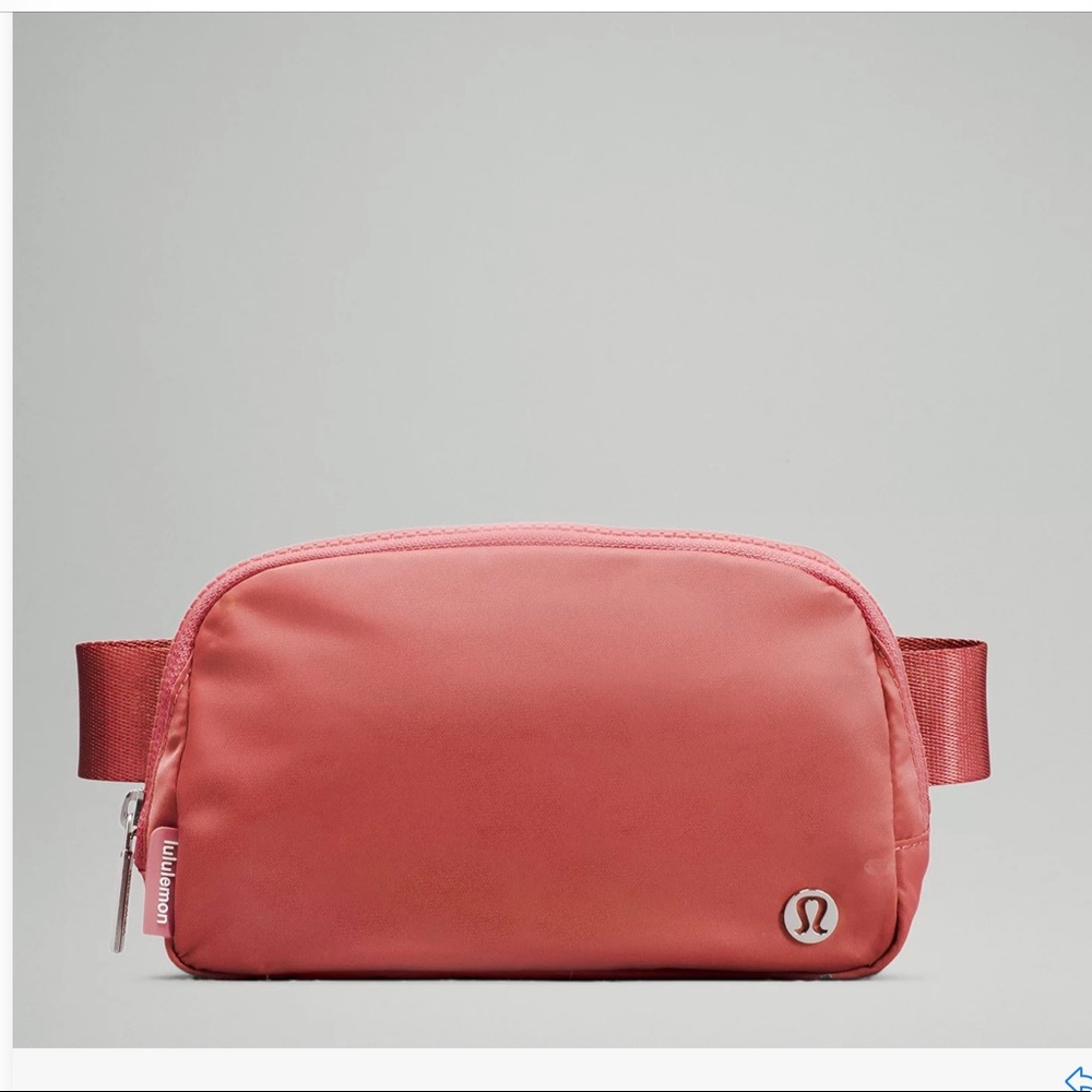 NWT Lululemon Everywhere Belt Bag Brier Rose Extended Strap Version